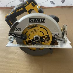 DeWalt XR 7-1/4 in. Circular Saw