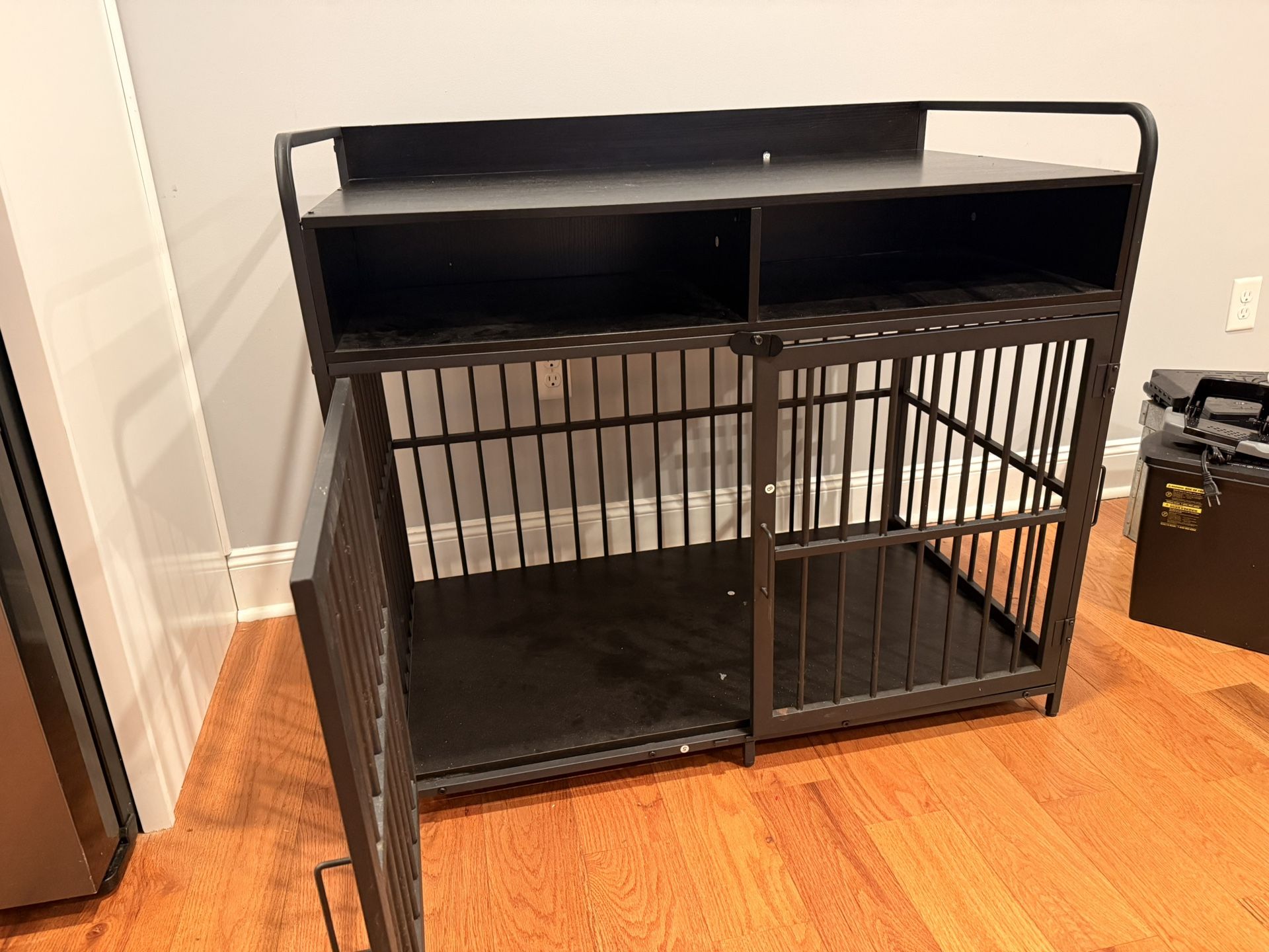 Modern Dog Kennel Furniture; Spacious, Like-new