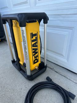 DEWALT 2100 PSI 1.2 GPM 13 Amp Cold Water Electric Pressure Washer with Internal Equipment Storage
