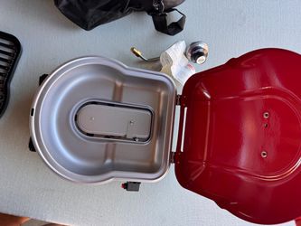 Coleman Fold 'N Go Portable Propane Grill, Lightweight Gas Grill, 6,000-BTU Red, Instastart Ignition, Adjustable Temperature Control, Dishwasher-Safe