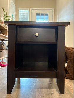 Modern Espresso Wood Nightstand / End Table with Drawer & Shelf