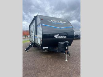 2023 Catalina Legacy 243Rbs