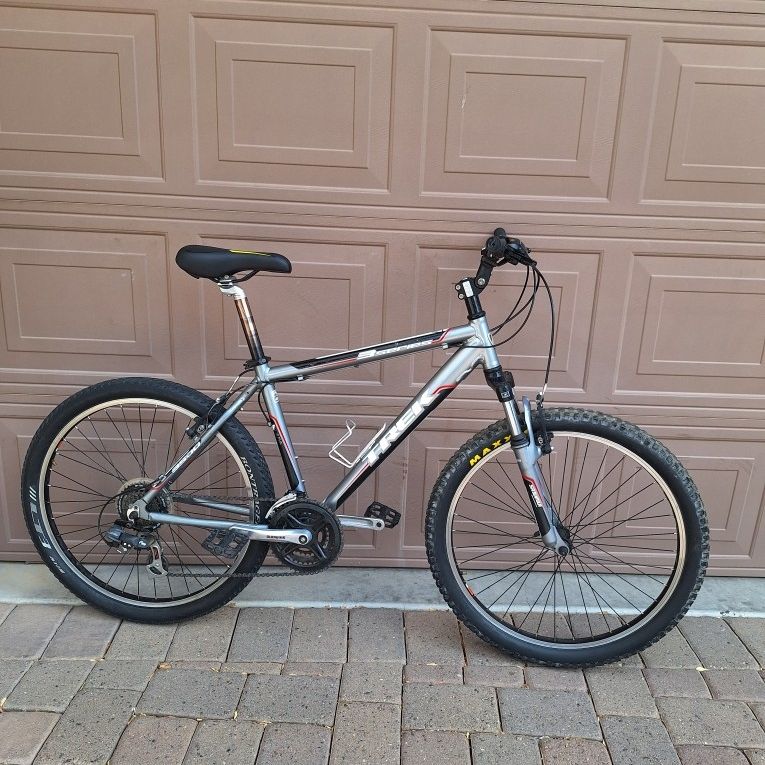 trek bicycle return policy Madone 50cm pr5a26973 and city streets Color:Blue Spikemoss - Alkaline How does a hidden