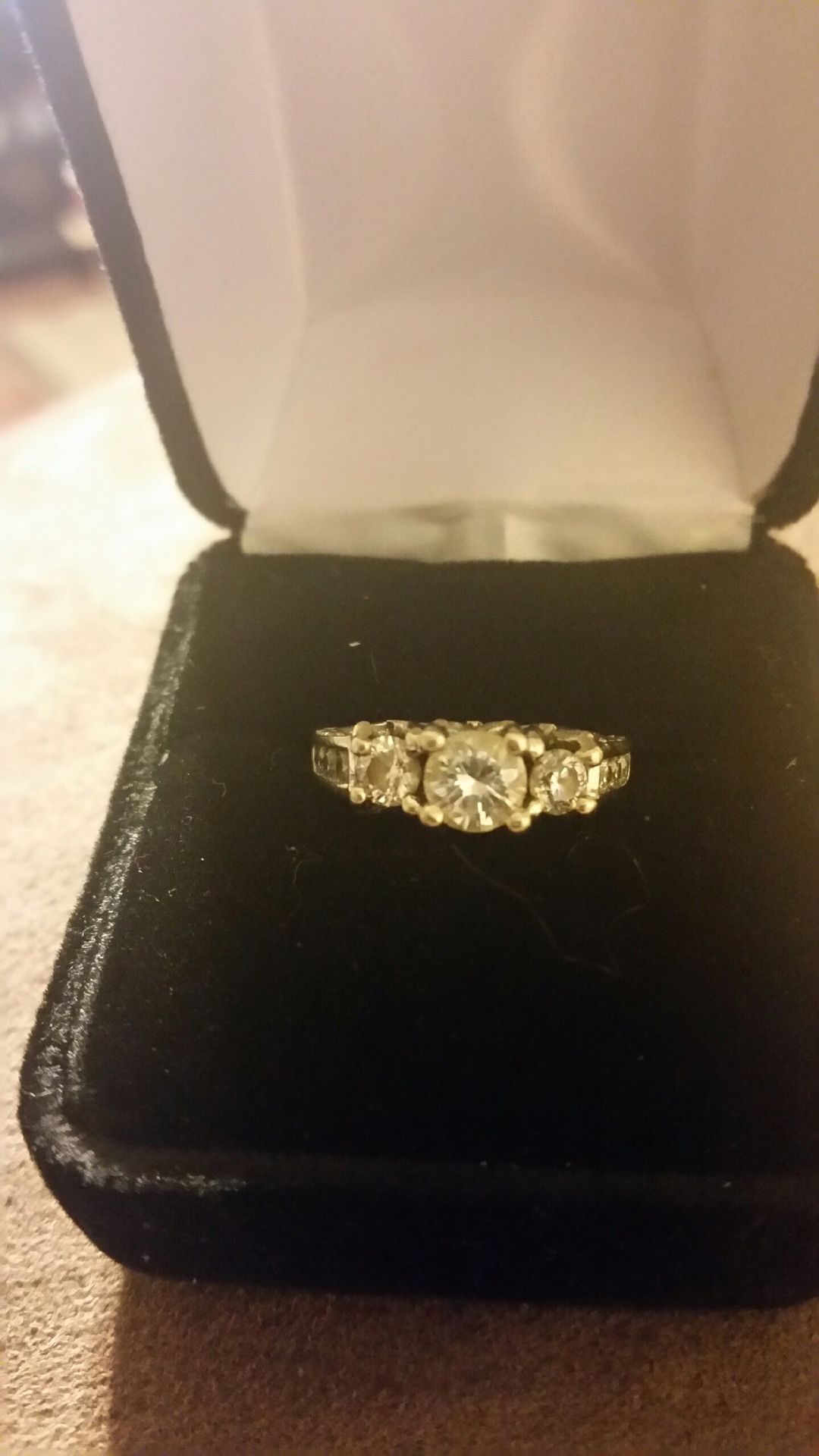 14kt white gold three center stone diamond ring