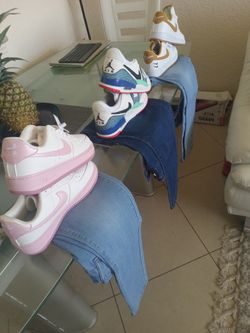 Jeans & Sneakers