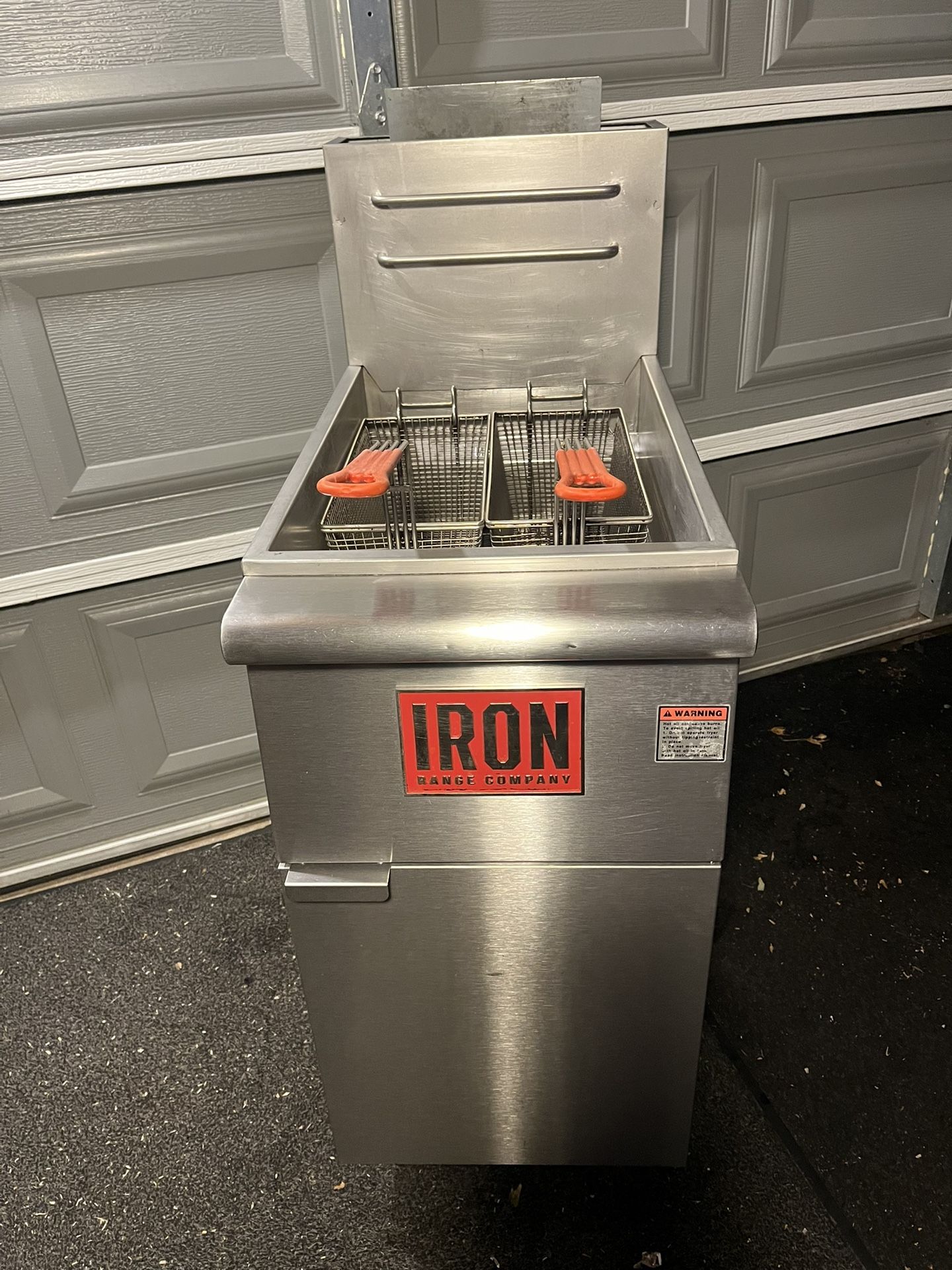 Iron Range IRF-40 NAT Full Pot Floor Model Gas Fryer