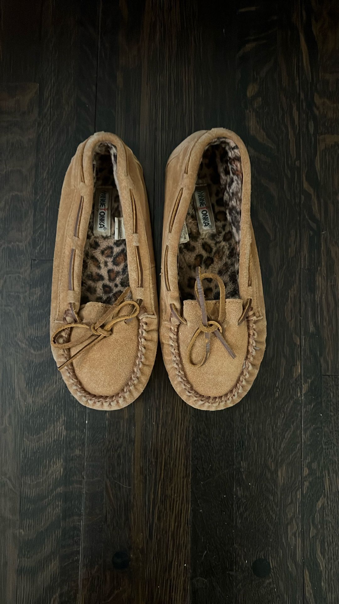 Minnetonka Kids Size 4 Moccasins Real Suede