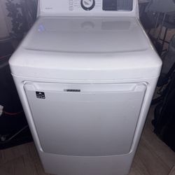 Midea - 7.5 CF Electric DryerDryers - MLE45N1BWW 