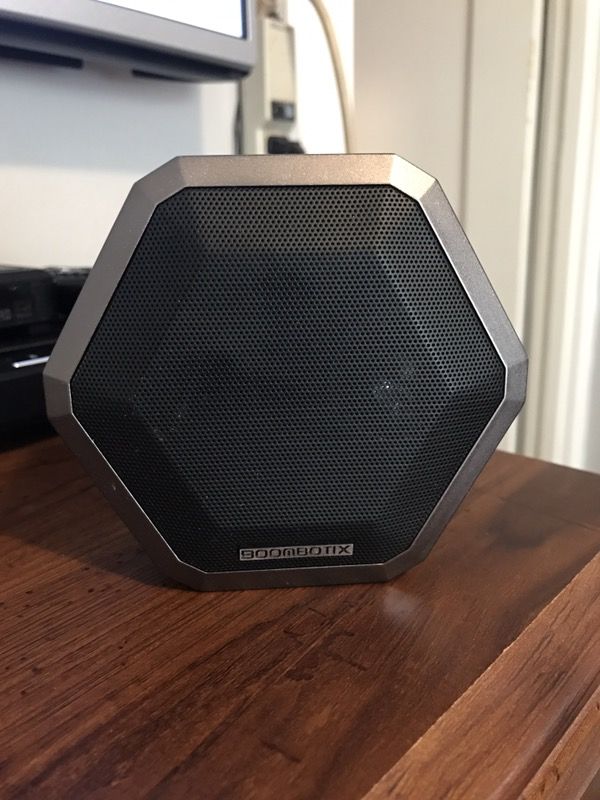 Bluetooth wireless boomboxit