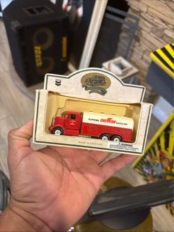 Lledo Chevron 1937 Six Wheel Refined Oil Truck Die-cast Made In England NEW