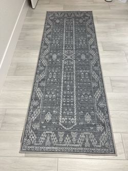 Tumbler Rug (runner 2.5 X 7) Grey