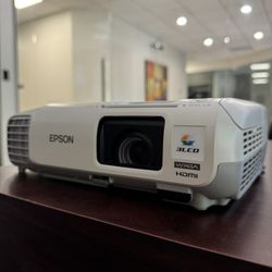 EPSON Powerlite 99W H578A Home HDMI Projector 3LCD WXGA HD W/ Remote!