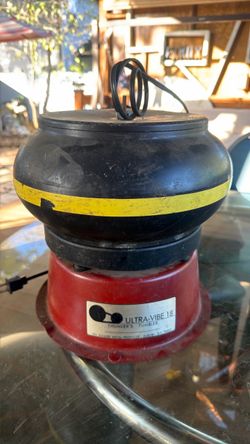 Thumler's Ultra-Vibe 18 Vibratory Tumbler
