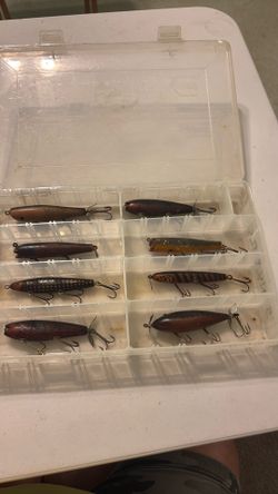 Tray full of vintage lures