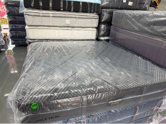 KING SIZE SIMMONS BEAUTYREST BLACK SERIES 1 (EXTRA-FIRM) MATTRESS & BOX SPRINGS BED SET