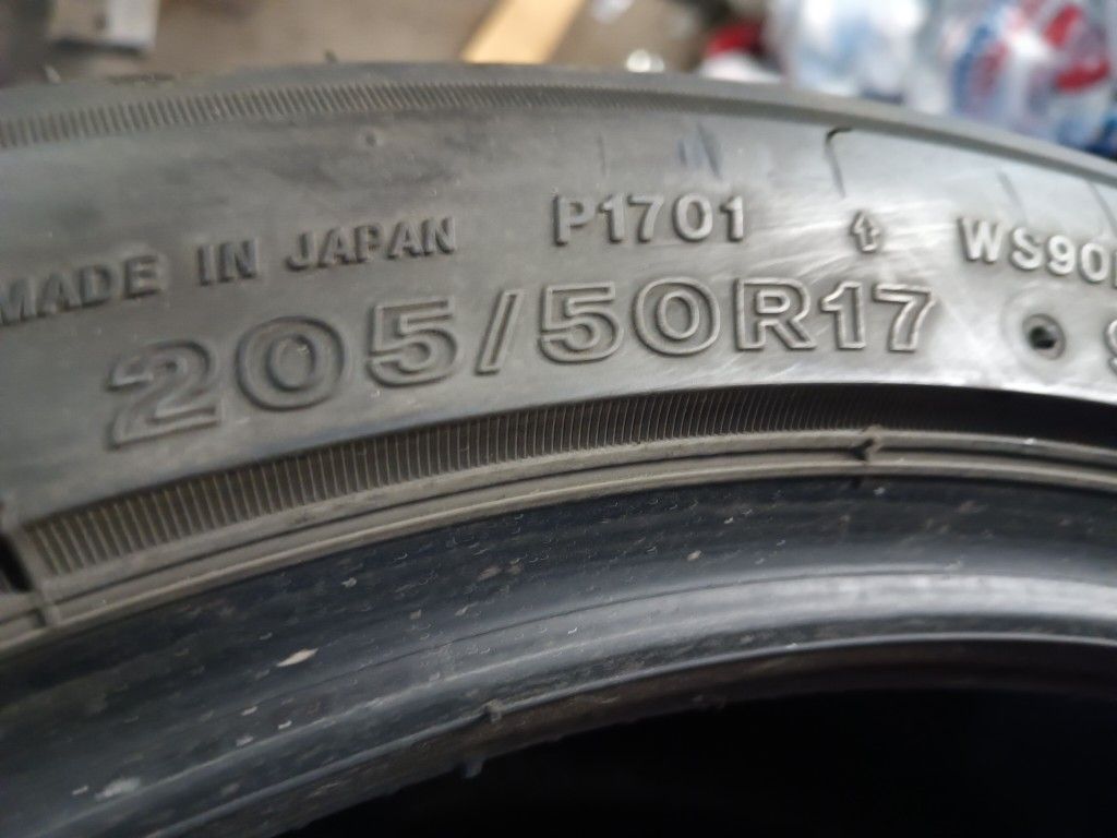 4 Bridgestone Studless Snow Tires Like New !