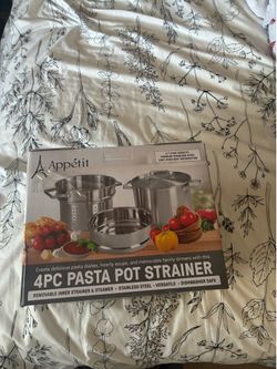 4 pc pots and pasta strainer