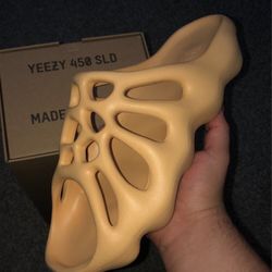 Yeezy 450 Slide Cream