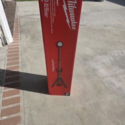 M18 Dual Light Tower Model 2131-20