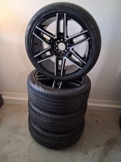 Set of 4 Lionhart Tires with Rims
