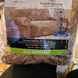 BARELY USED SLIP COVER EASY STRETCH FITS LOVE SEAT OR SMALL COUCH 58" To 73" 1 Piece