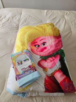 2 Twin Comforter sets