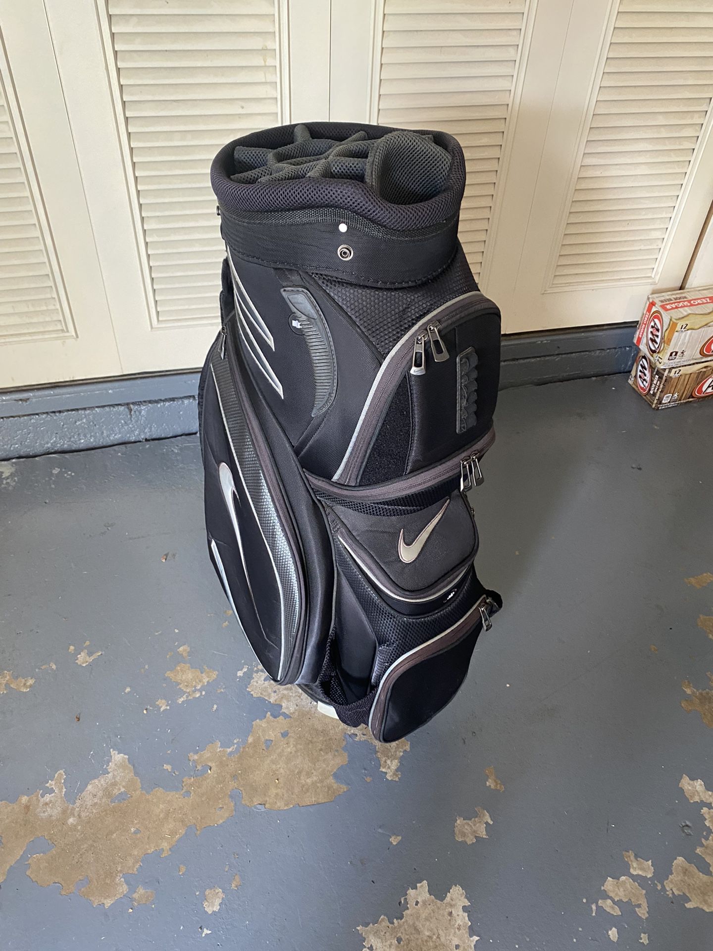 Maar landen Stratford on Avon Nike Golf Bag Used for Sale in Marlboro, NJ - OfferUp