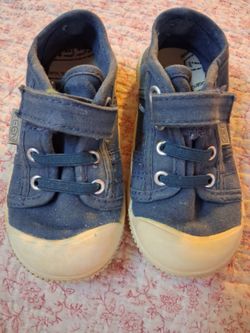 Toddlers size 6 KEEN SHOES