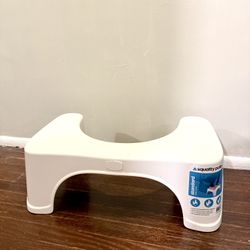 Squatty Potty Standard Toilet Stool – White  Like New Improves Digestion & Posture