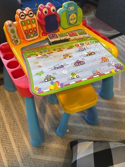 VTech  activity learning table