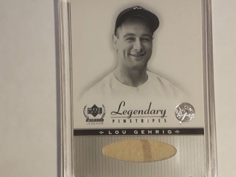 LOU GEHRIG of NY Yankees - Legendary Pinstripes GU Jersey Card. (Baseball Card)