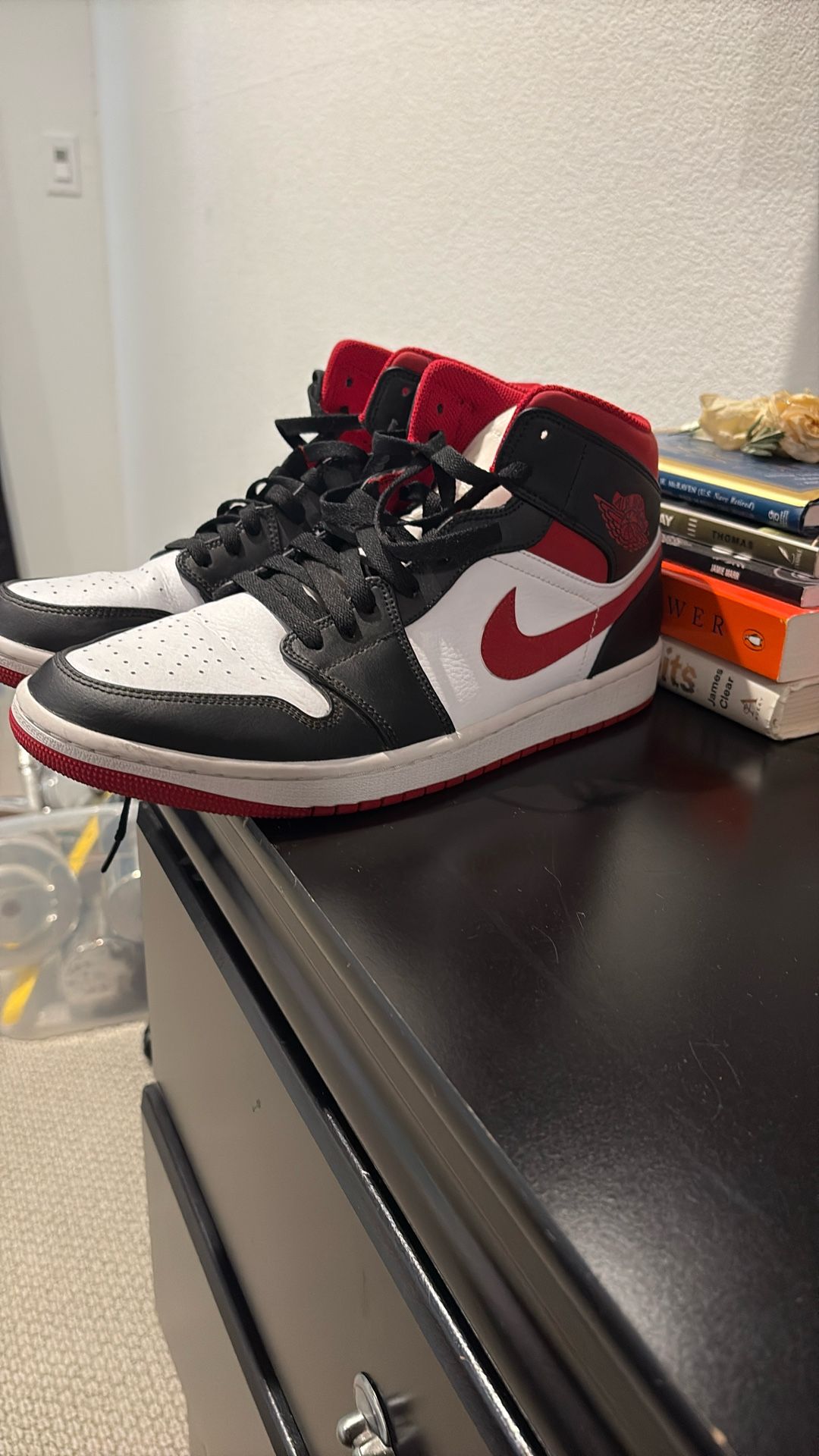 Air Jordan 1 Mid Black Gym Red
