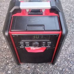Milwaukee 2729-20 M18 Job Site Radio Bluetooth Charger. With 5amp Battery Excellent Condition. For Pick Up Fremont Sea. No Low Ball/Trades Please. 