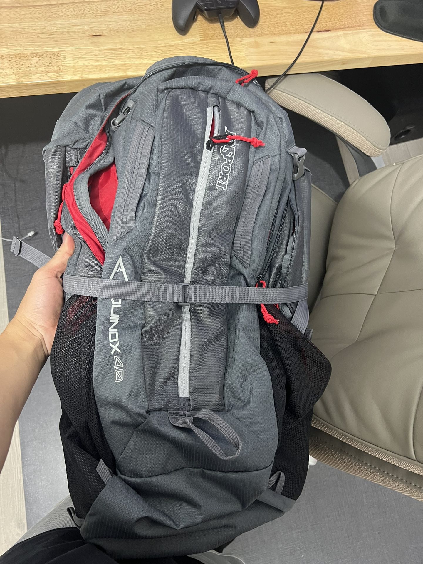 Jansport Equinox 40 Hiking Backpack Forged Grey / Red NWT JSOOT33ZOUY