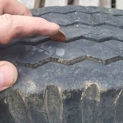 ST225/90D16 GLADIATOR (1 TIRE)