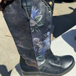 Women’s Boots Size 5