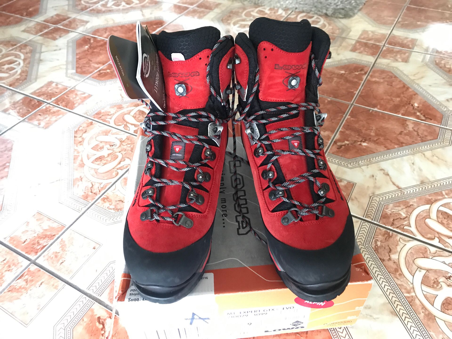 ALPIN Mountaineering Boots Size 10