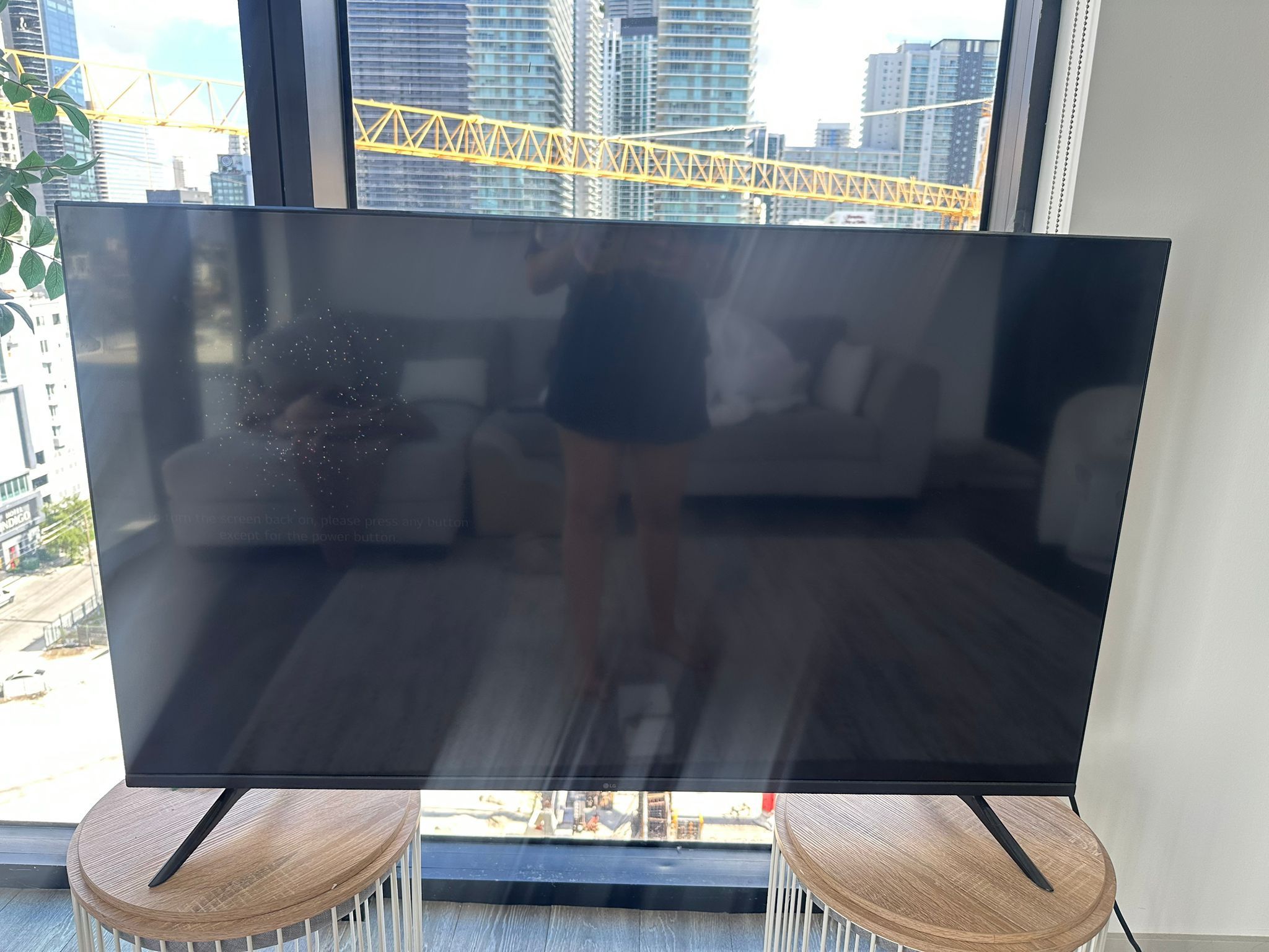 50’ Inch LG Smart Tv