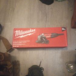 Milwaukee Angle Grinder 