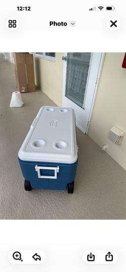 COLEMAN 100 QUART COOLER