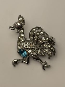 vintage rhinestone brooch. 
