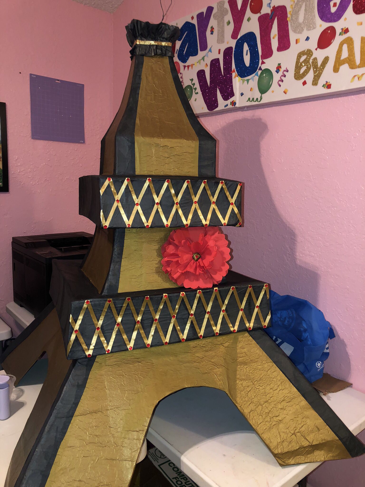 Unique Eiffel Tower Customized Piñata 