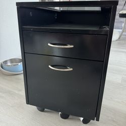 File cabinet 