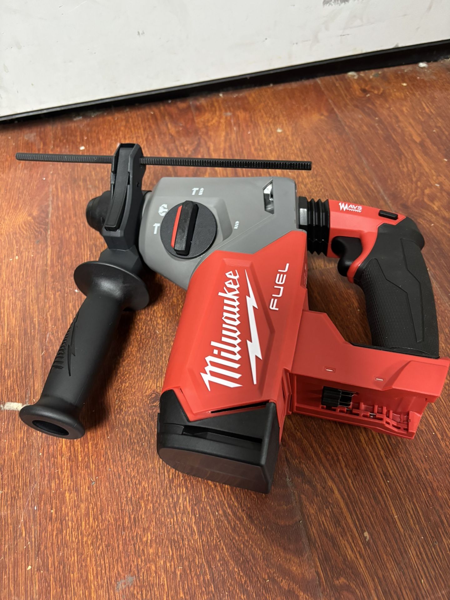 Milwaukee M18 FUEL 18V Lithium-lon Brushless Cordless 1 in. SDS-Plus Rotary Hammer (Tool-Only)