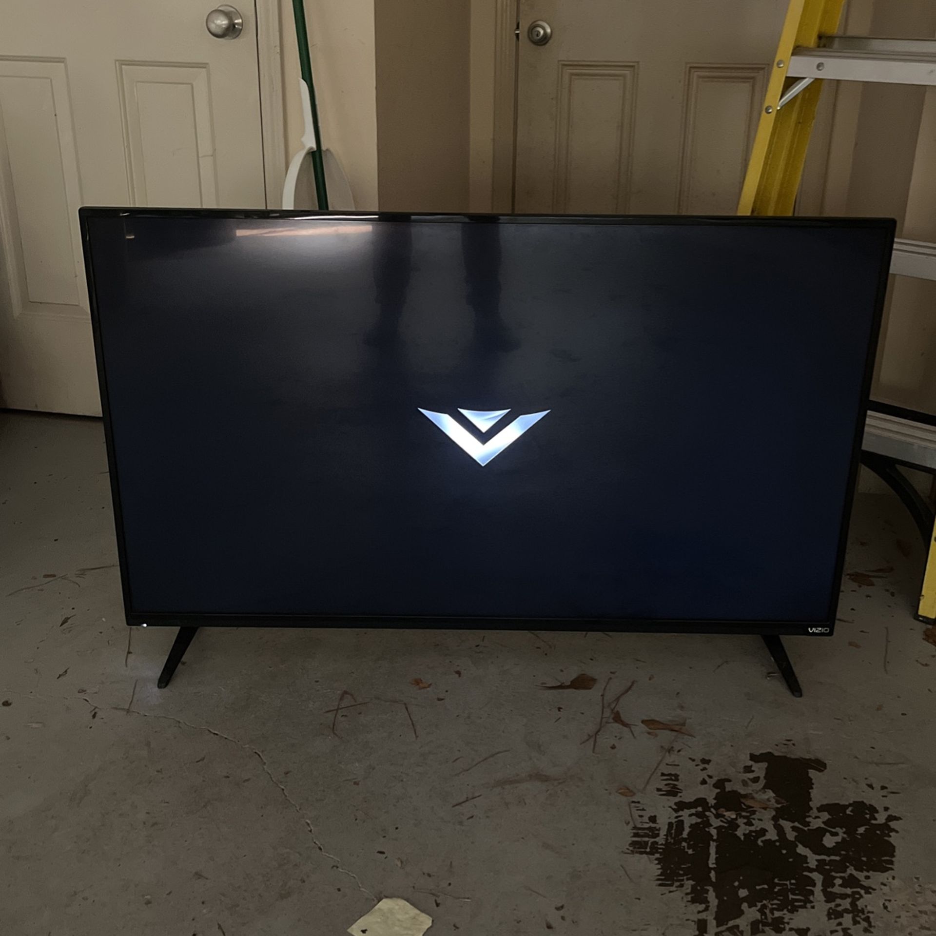 Vizio 4K Smart TV D50u-D1 (no remote)
