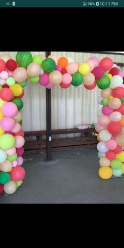 Balloon frame / balloon garlands