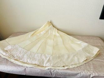 Cream Christmas Tree Skirt with Embroidered Border
