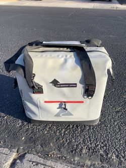 Ozark trail 50 can leak deals tight cooler