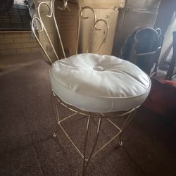 Vintage Metal vanity Seat