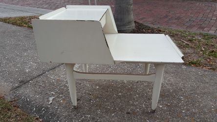 Vintage Shabby Chic Table with Metal Feet
